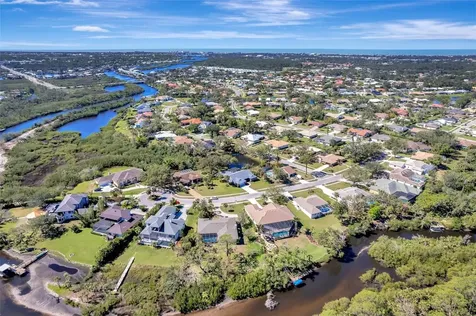 1284 Sorrento Woods Boulevard Nokomis FL 34275