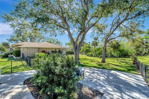 1284 Sorrento Woods Boulevard Nokomis FL 34275