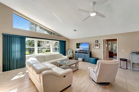 1284 Sorrento Woods Boulevard Nokomis FL 34275