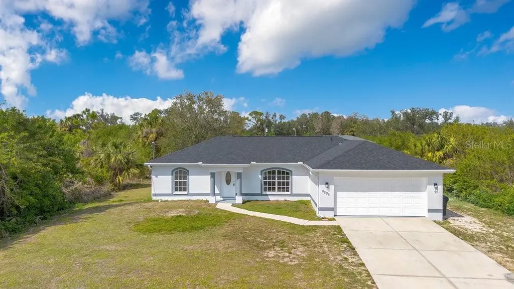 8896 Wawana Road North Port FL 34287