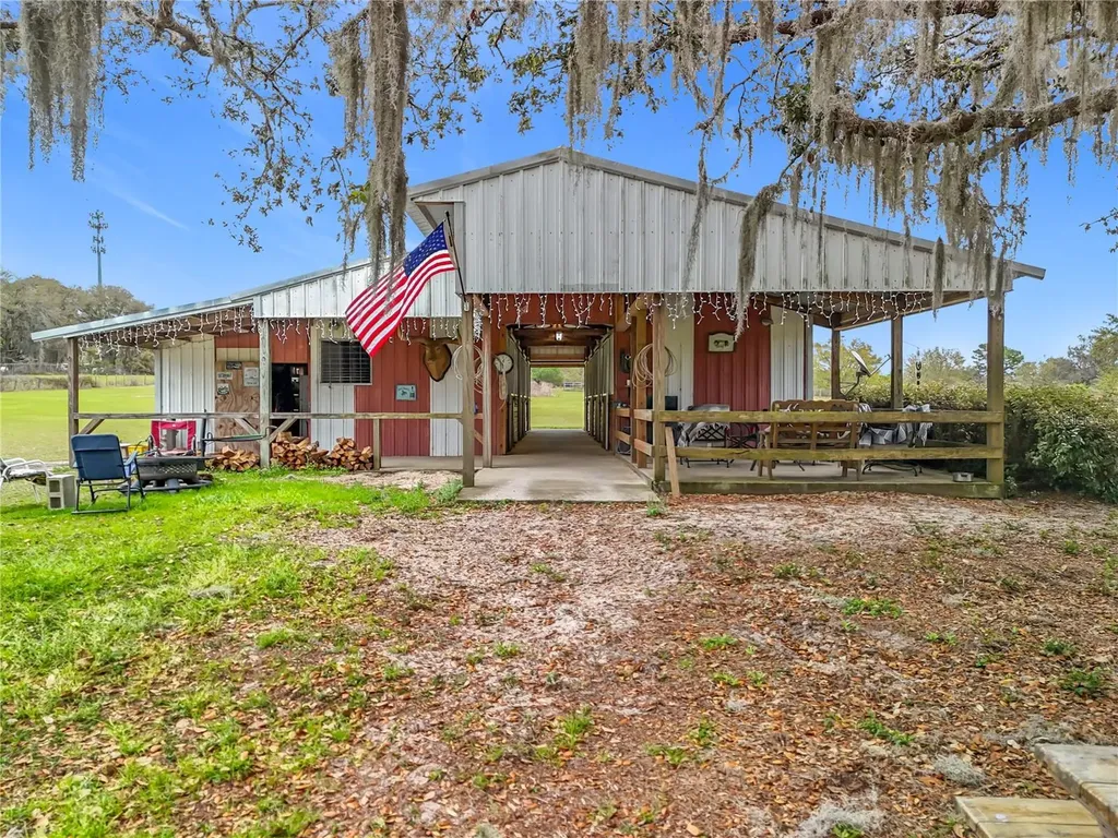 41204 Emeralda Island Road Leesburg FL 34788