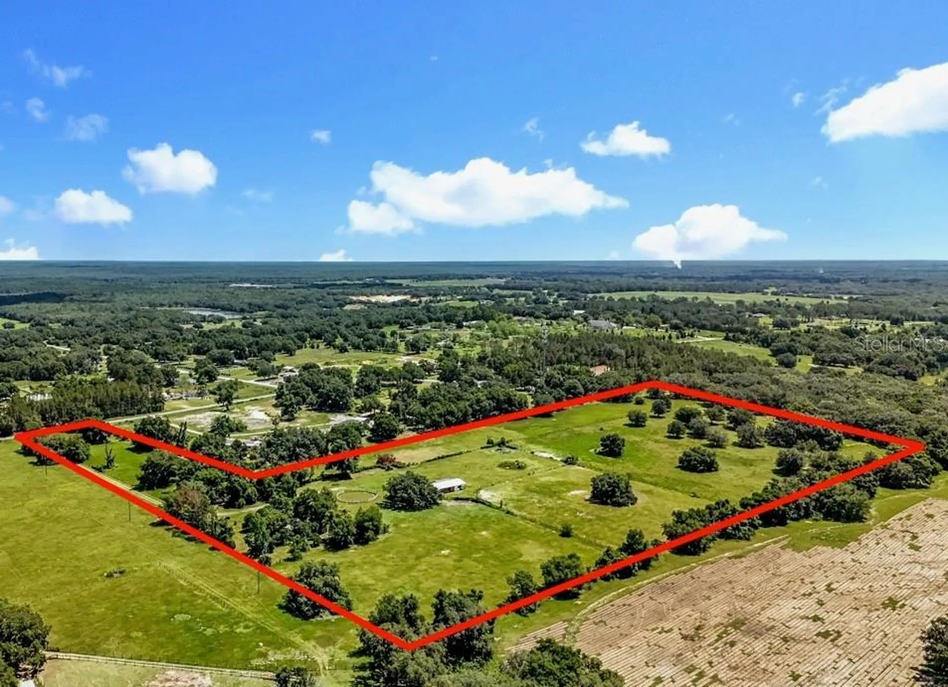 41204 Emeralda Island Road Leesburg FL 34788