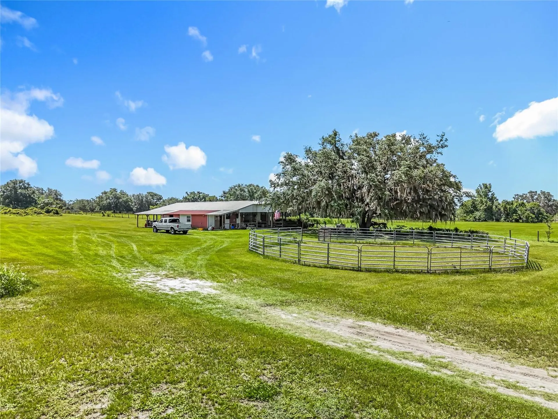 41204 Emeralda Island Road Leesburg FL 34788