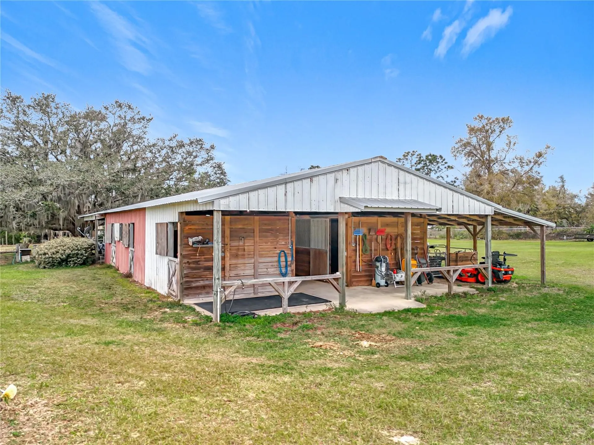 41204 Emeralda Island Road Leesburg FL 34788
