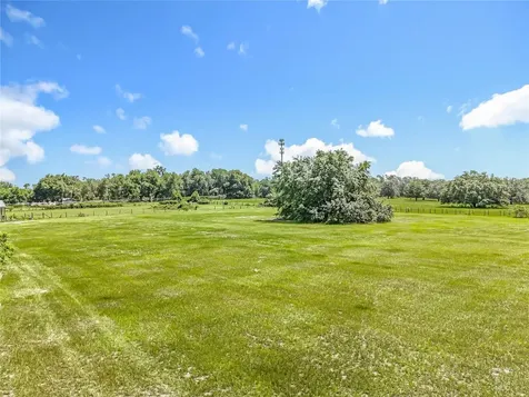 41204 Emeralda Island Road Leesburg FL 34788