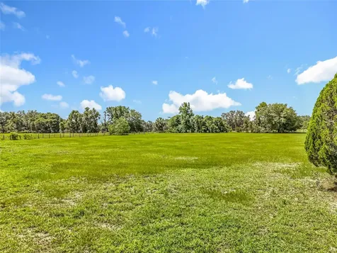 41204 Emeralda Island Road Leesburg FL 34788