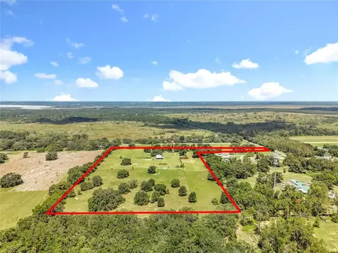 41204 Emeralda Island Road Leesburg FL 34788