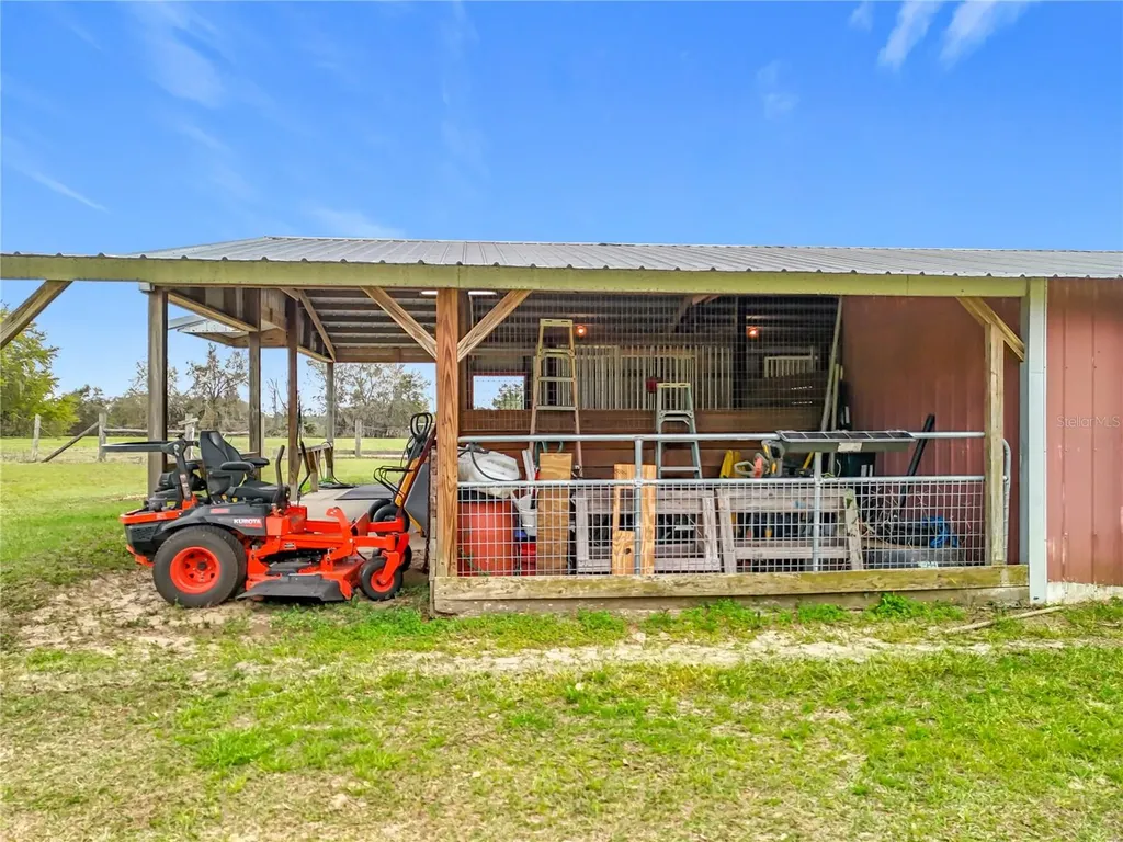 41204 Emeralda Island Road Leesburg FL 34788