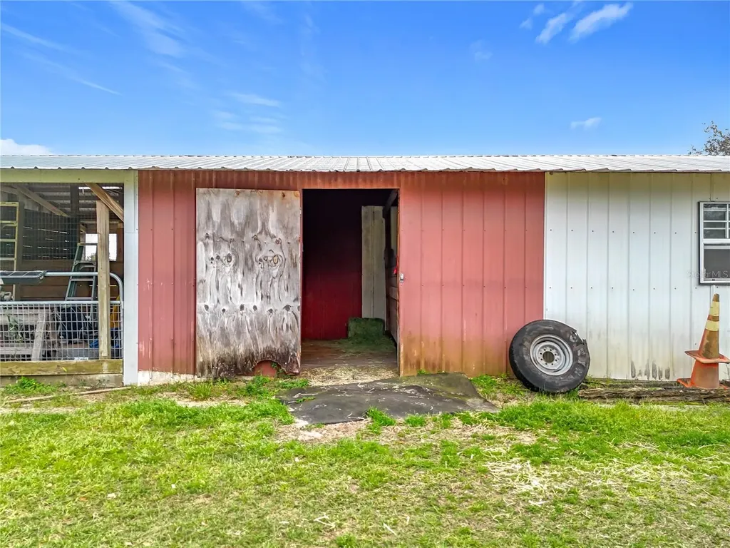 41204 Emeralda Island Road Leesburg FL 34788