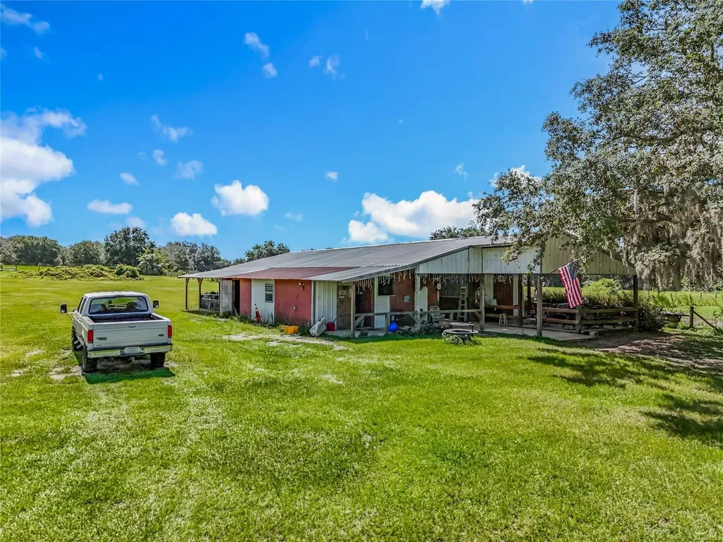 41204 Emeralda Island Road Leesburg FL 34788