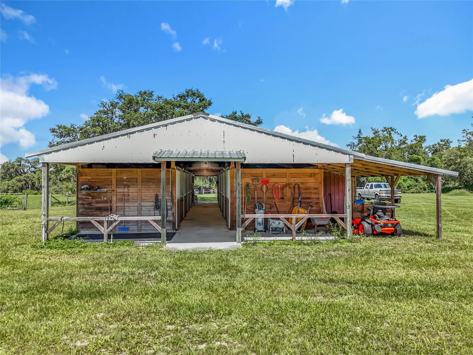 41204 Emeralda Island Road Leesburg FL 34788