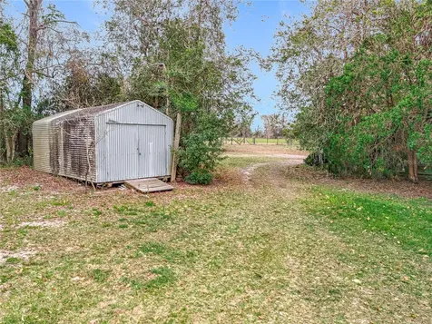 41204 Emeralda Island Road Leesburg FL 34788