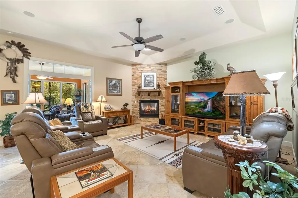 9250 Emily Drive Fanning Springs FL 32693