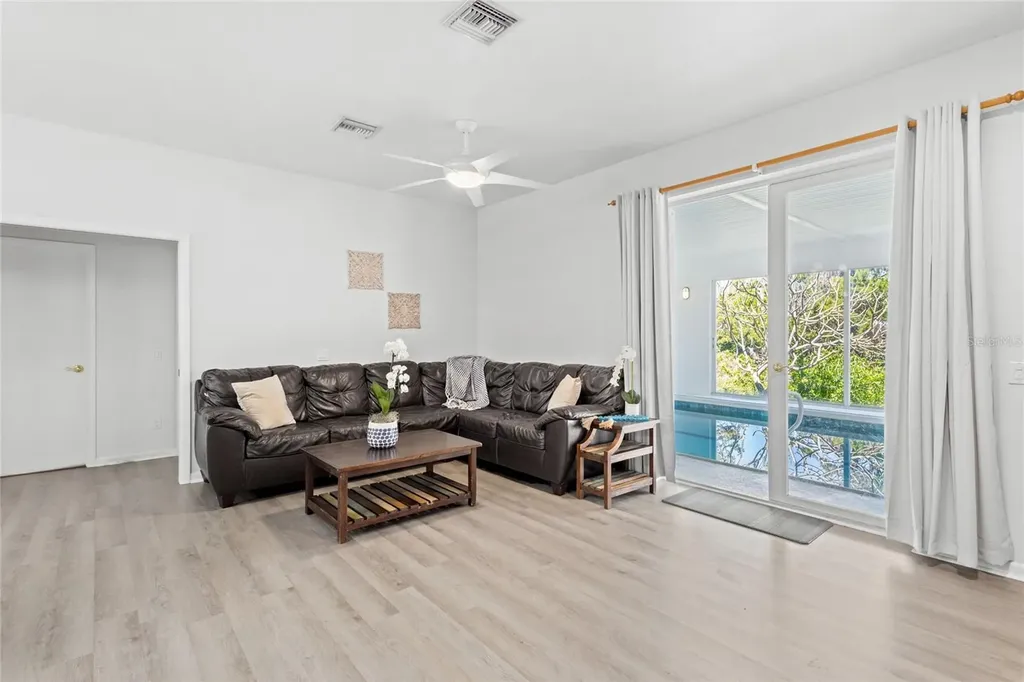 3319 Mayflower Street Sarasota FL 34231