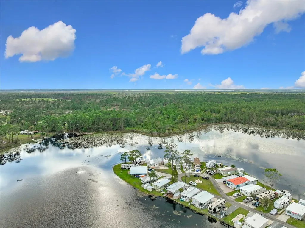86 Eagle Point S Osteen FL 32764