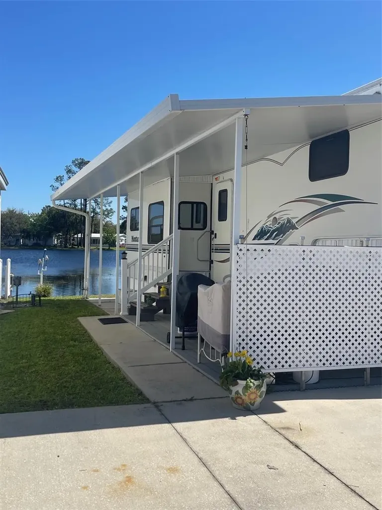 86 Eagle Point S Osteen FL 32764