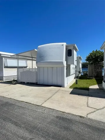 86 Eagle Point S Osteen FL 32764