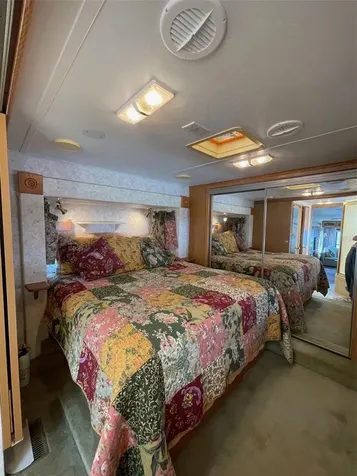 86 Eagle Point S Osteen FL 32764