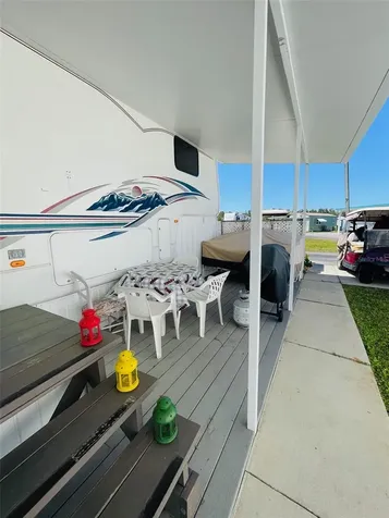 86 Eagle Point S Osteen FL 32764