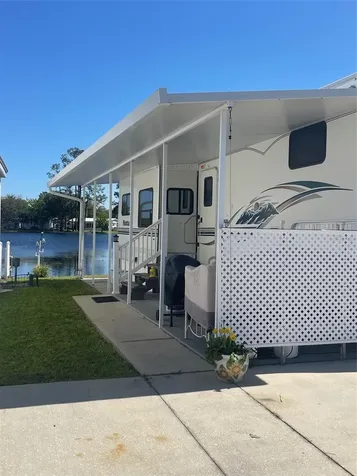 86 Eagle Point S Osteen FL 32764