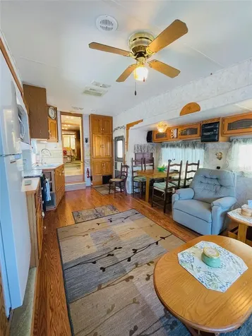86 Eagle Point S Osteen FL 32764