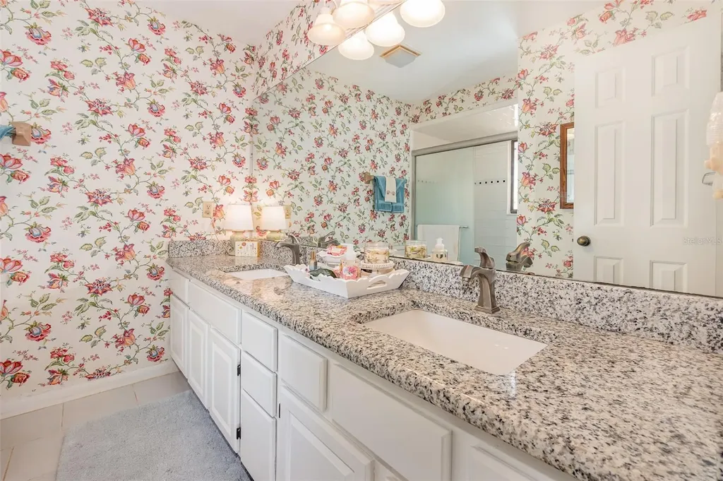 702 Clusterwood Drive Yalaha FL 34797