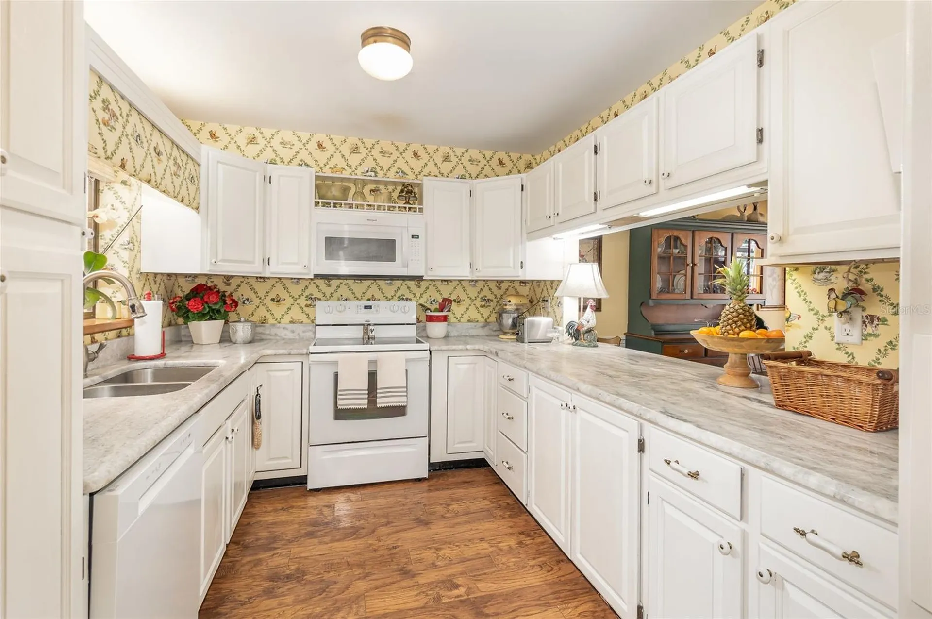 702 Clusterwood Drive Yalaha FL 34797