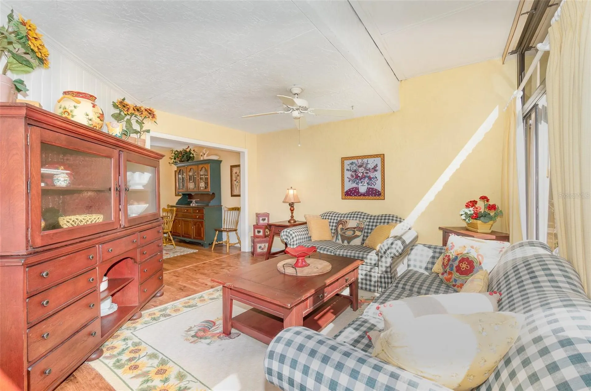 702 Clusterwood Drive Yalaha FL 34797