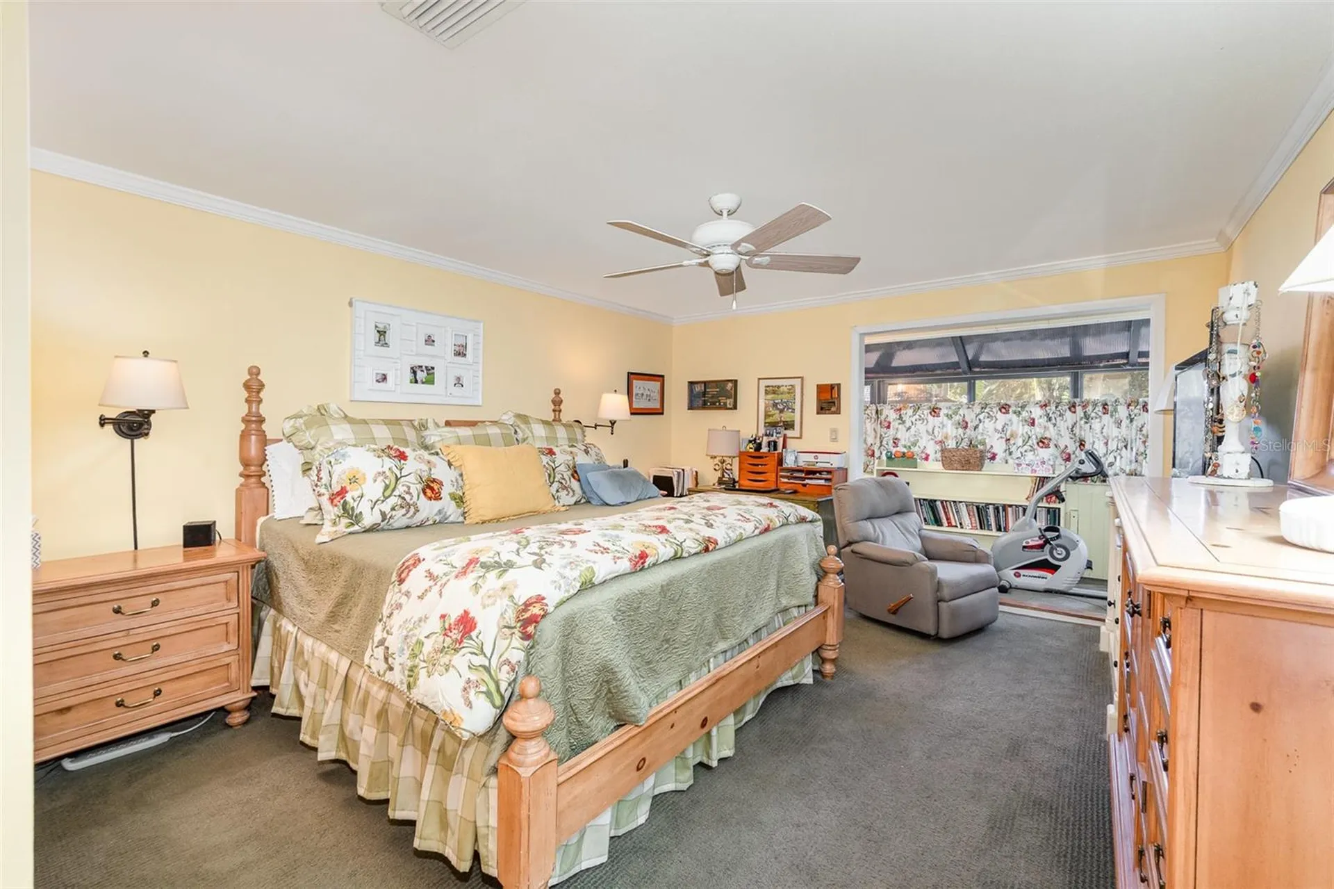702 Clusterwood Drive Yalaha FL 34797