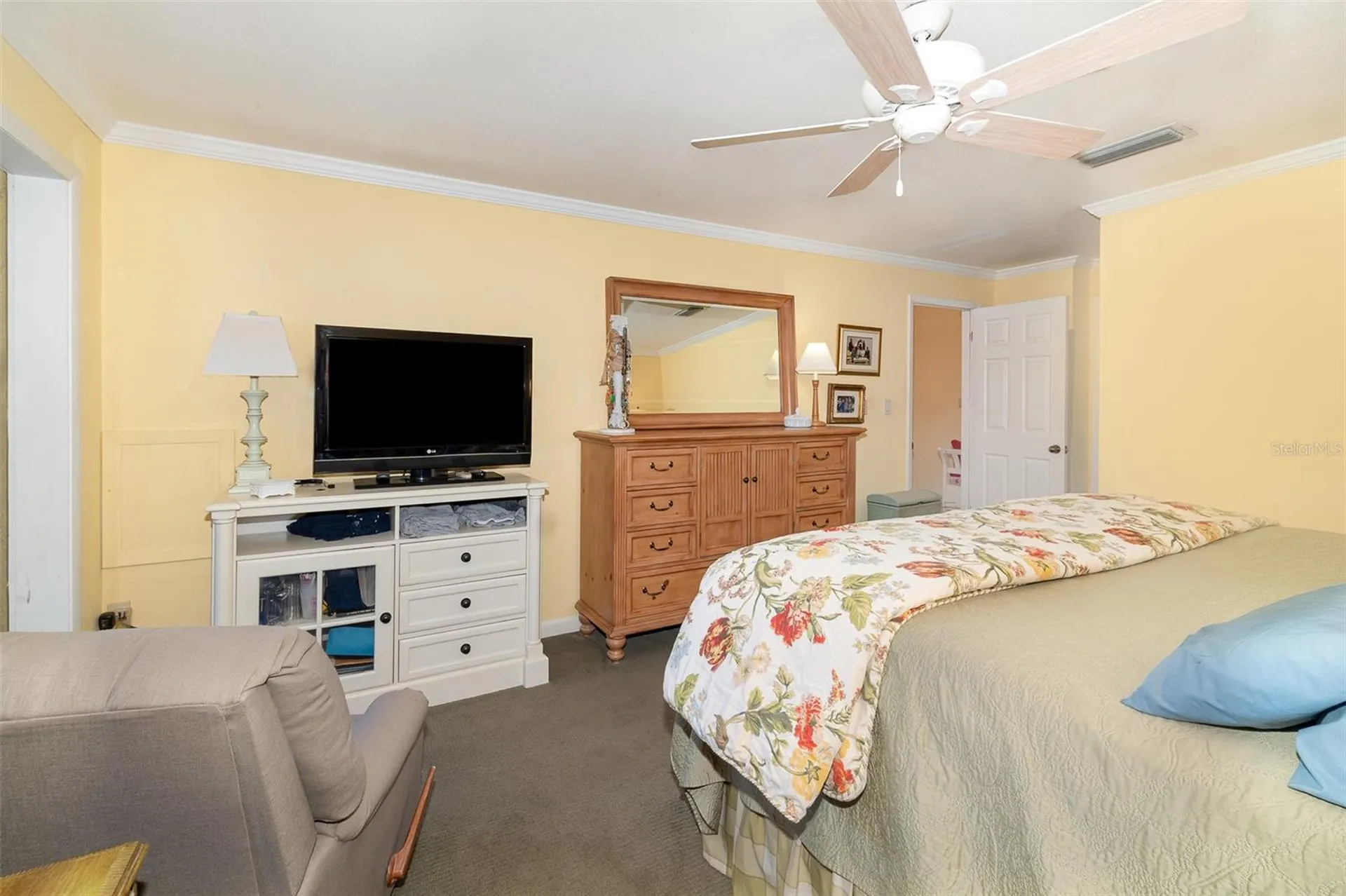 702 Clusterwood Drive Yalaha FL 34797