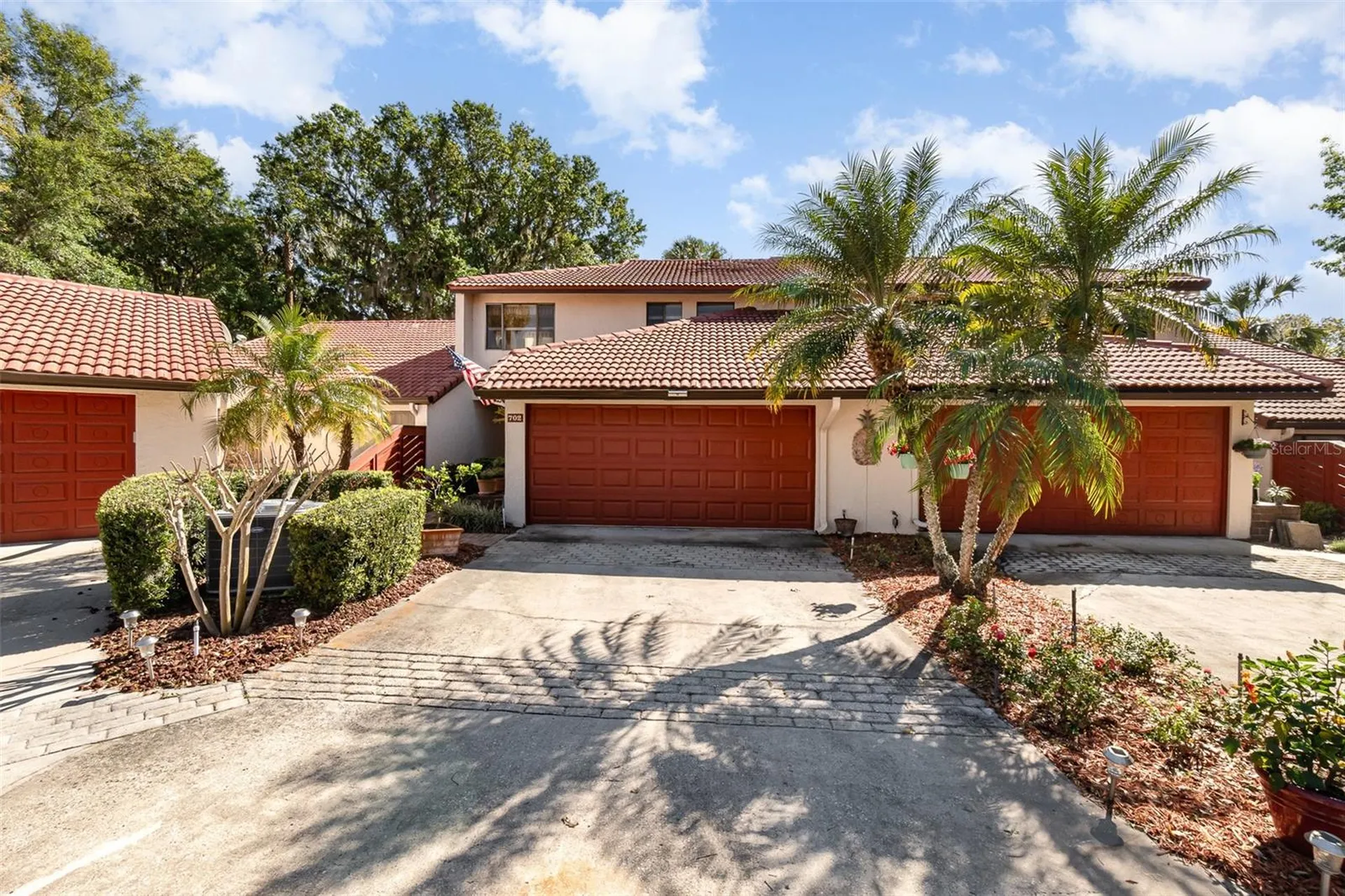 702 Clusterwood Drive Yalaha FL 34797