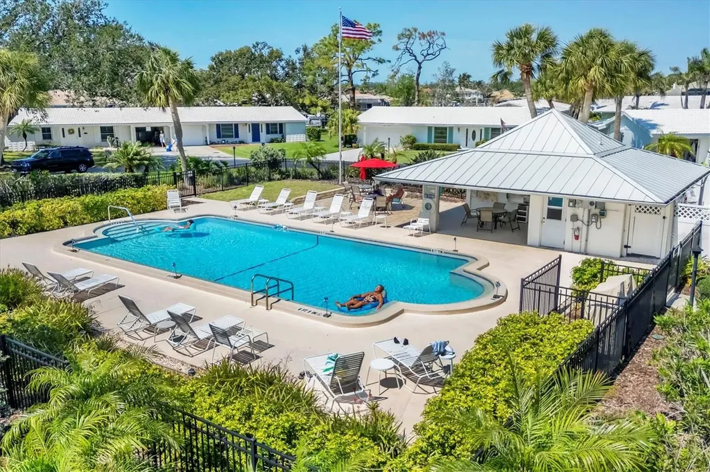 51 Oakwood Drive N Englewood FL 34223