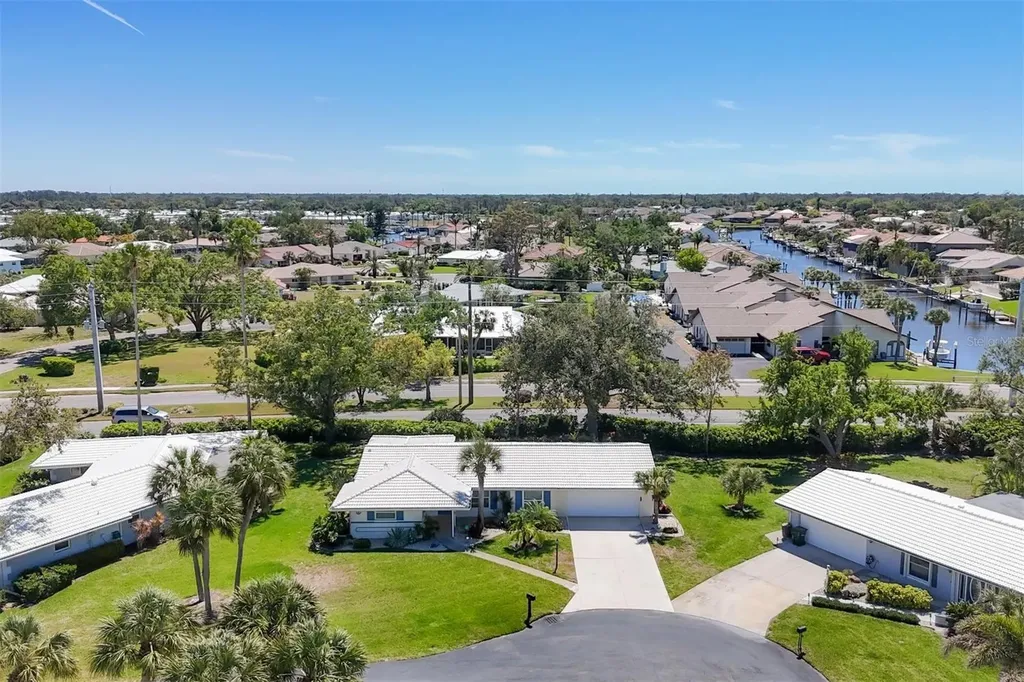51 Oakwood Drive N Englewood FL 34223