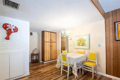 1830 Oak Forest Drive S Clearwater FL 33759