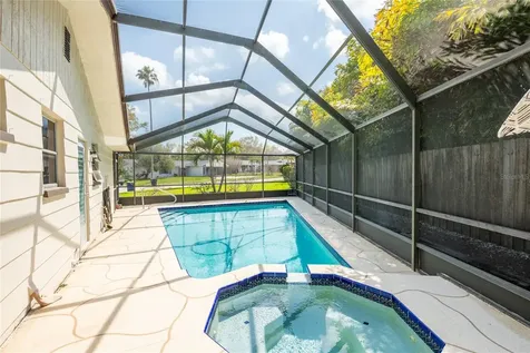 1830 Oak Forest Drive S Clearwater FL 33759