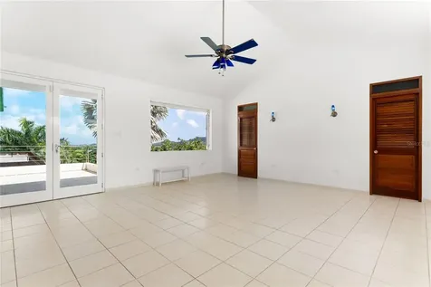 59 Reina Isabel Rio Grande PR 00745