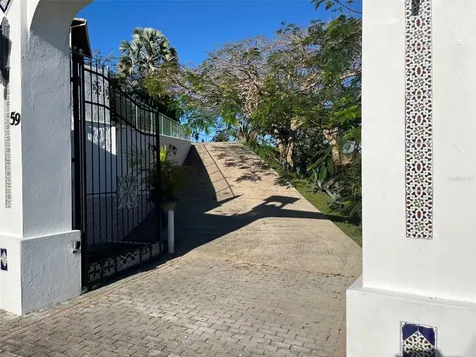 59 Reina Isabel Rio Grande PR 00745