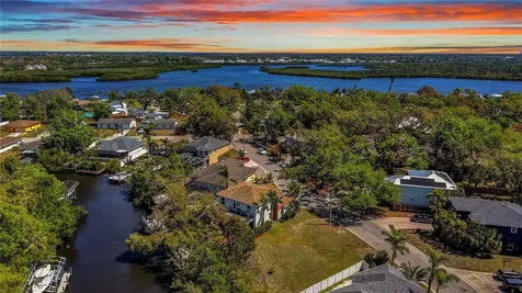 3107 Pine Street Bradenton FL 34208