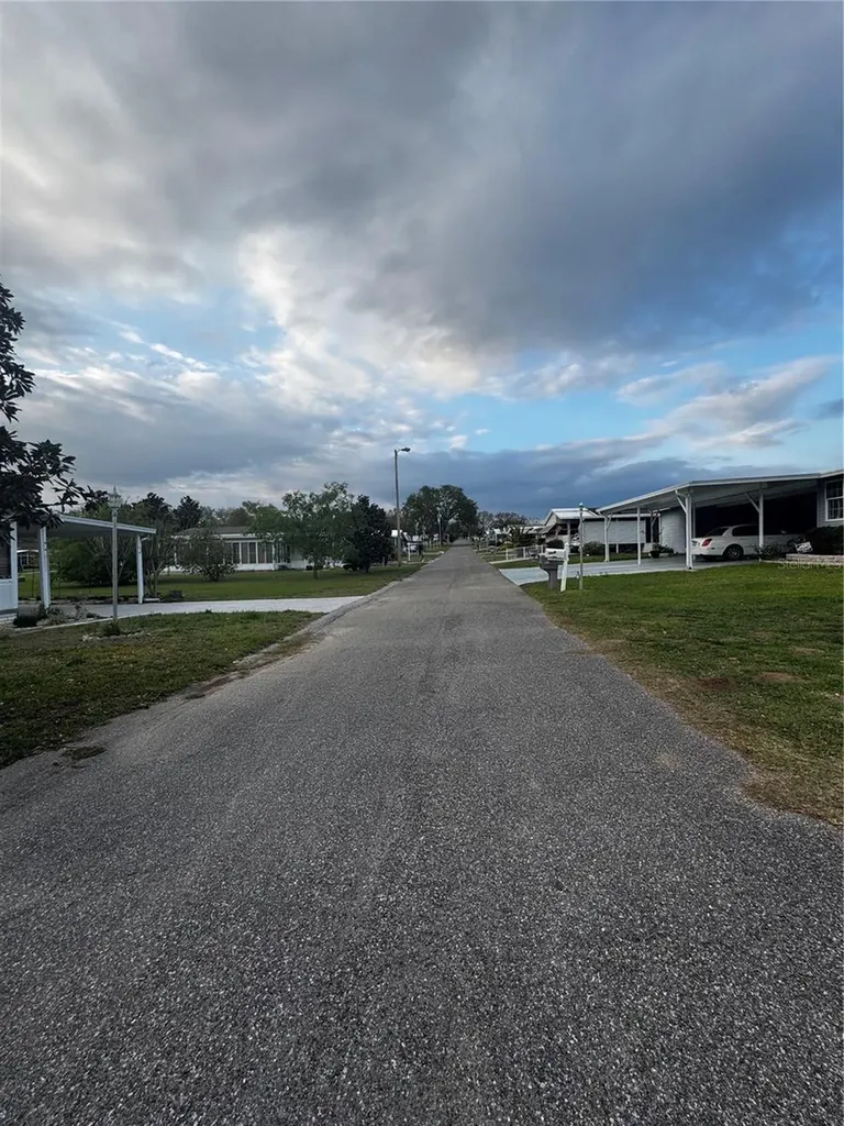 10024 Wellington Avenue Dade City FL 33525