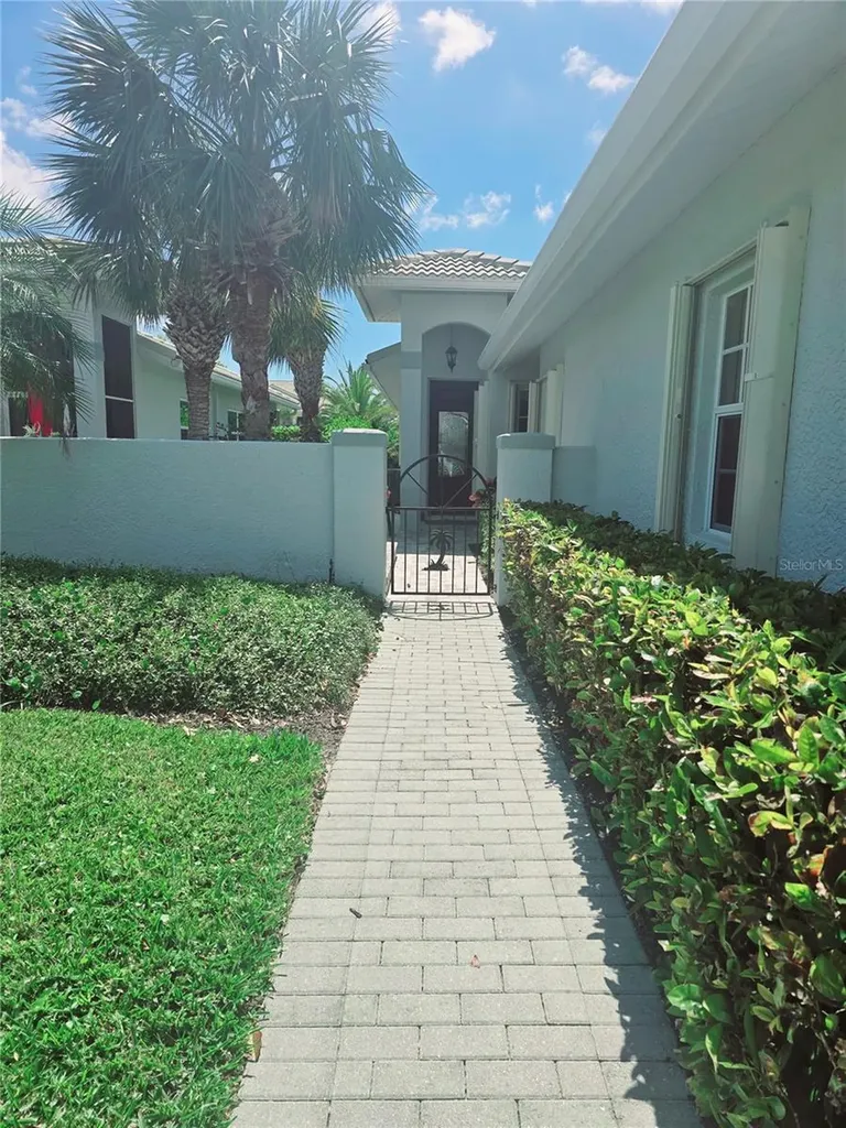 321 Reclinata Circle Venice FL 34292