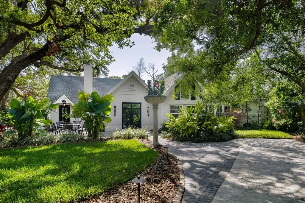 2521 Driftwood Road SE St Petersburg FL 33705