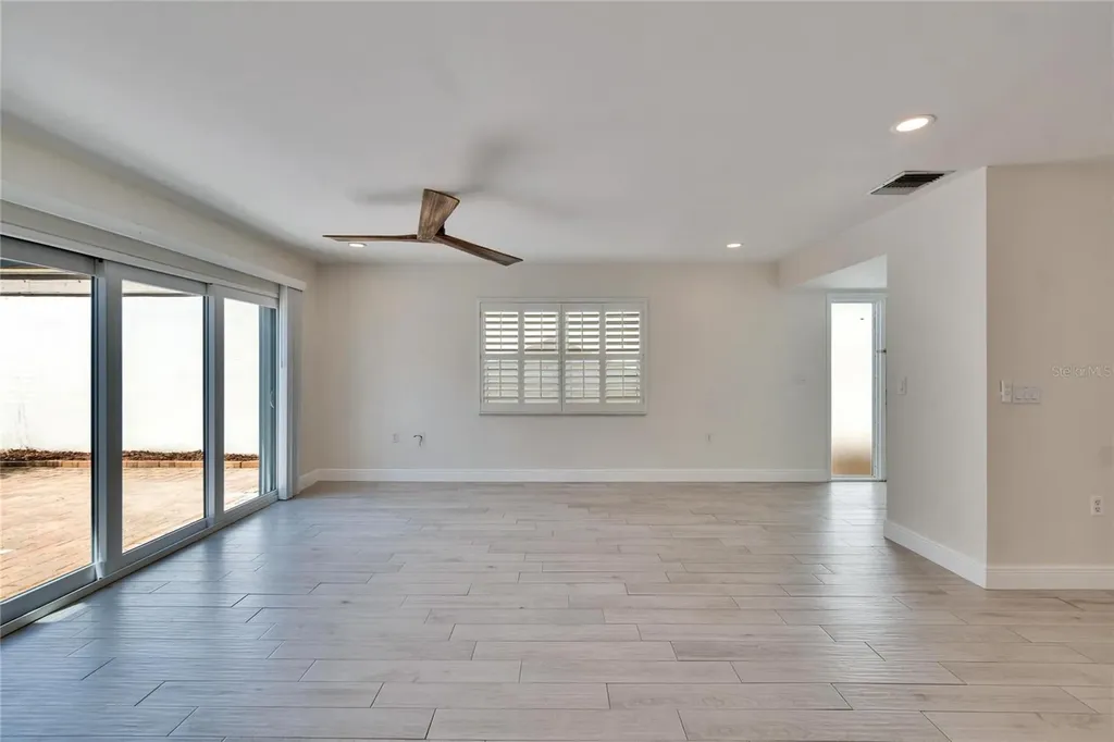 370 S Woodlands Drive Oldsmar FL 34677