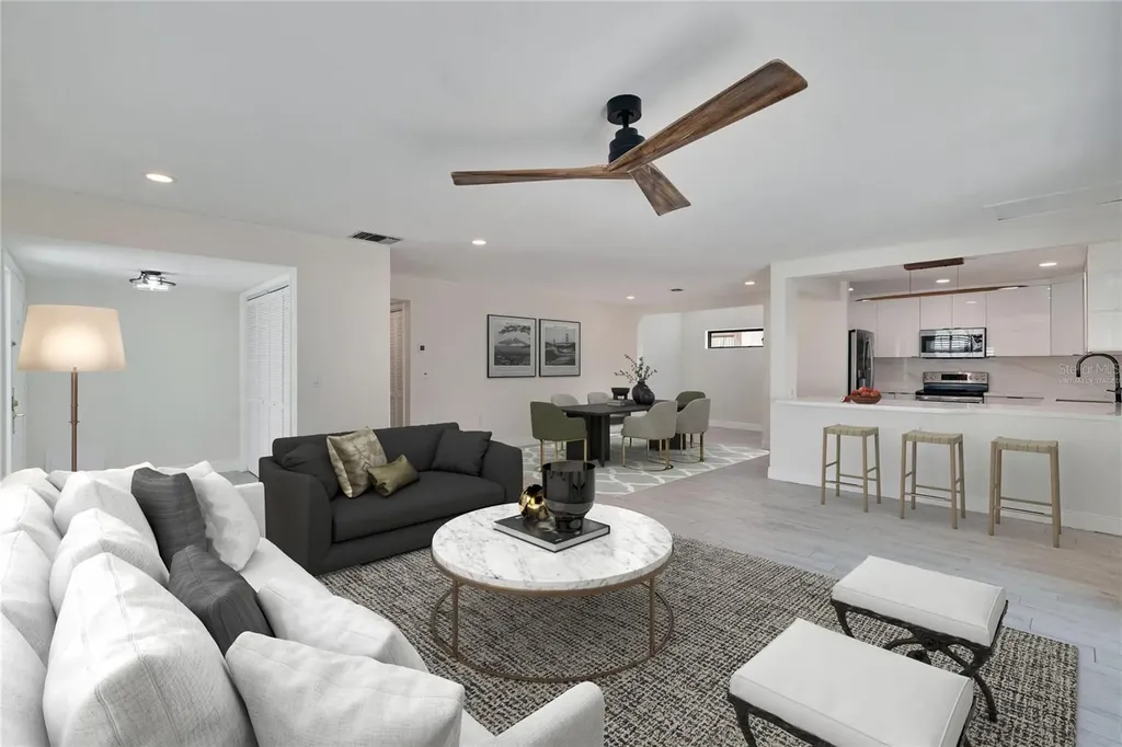370 S Woodlands Drive Oldsmar FL 34677