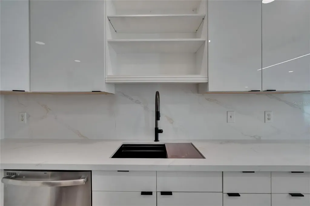 370 S Woodlands Drive Oldsmar FL 34677