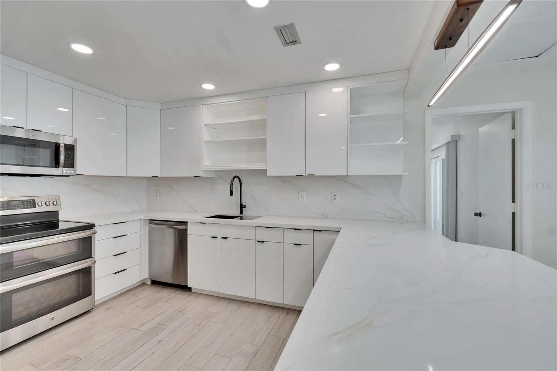370 S Woodlands Drive Oldsmar FL 34677