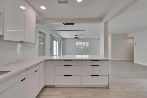 370 S Woodlands Drive Oldsmar FL 34677