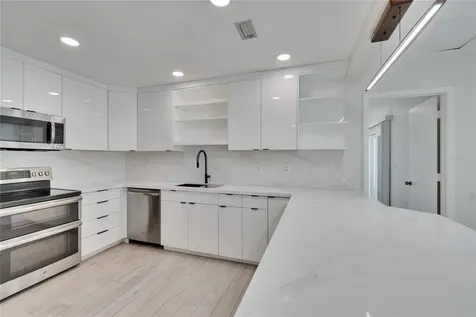 370 S Woodlands Drive Oldsmar FL 34677