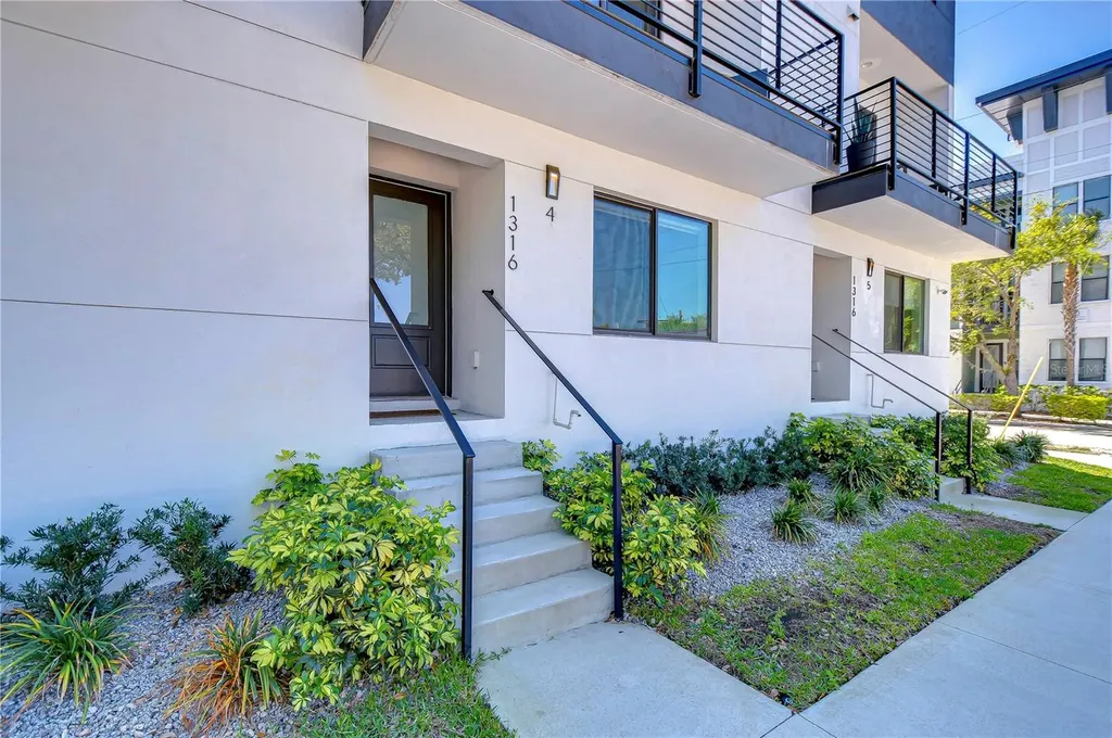 1316 W Carmen Street Tampa FL 33606