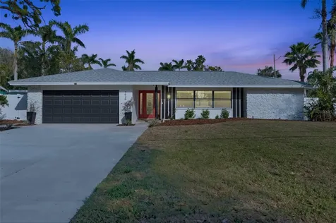 7040 Drive Martin Luther King Jr Street S St Petersburg FL 33705