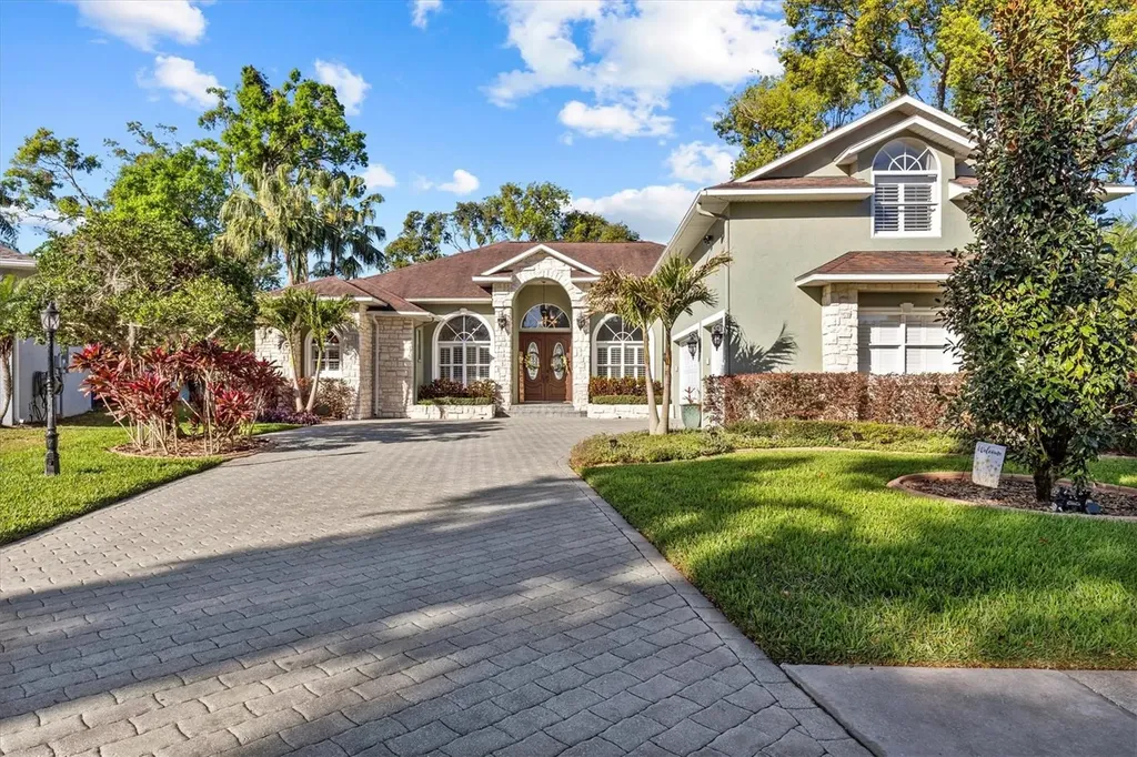 2309 Valrico Forest Drive Valrico FL 33594
